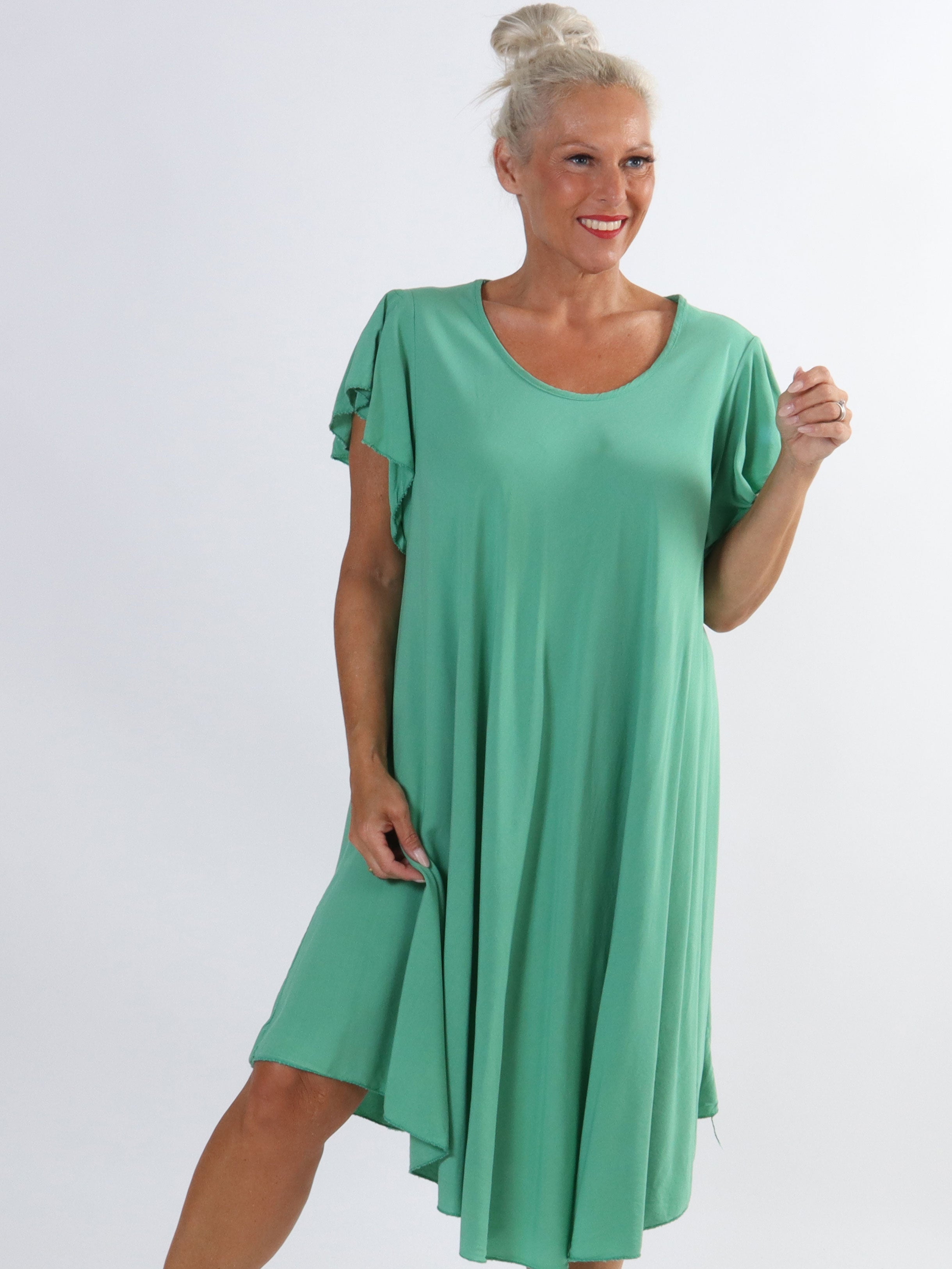 Davina - Simpel plus size kjole i viskose med t-shirt ærmer